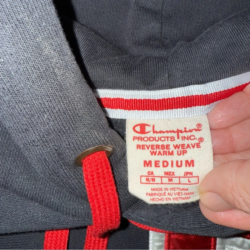 Champion Vintage Reverse Weave Hoodie Black Red Varsity “C” Patch Size Medium - Picture 7 of 8